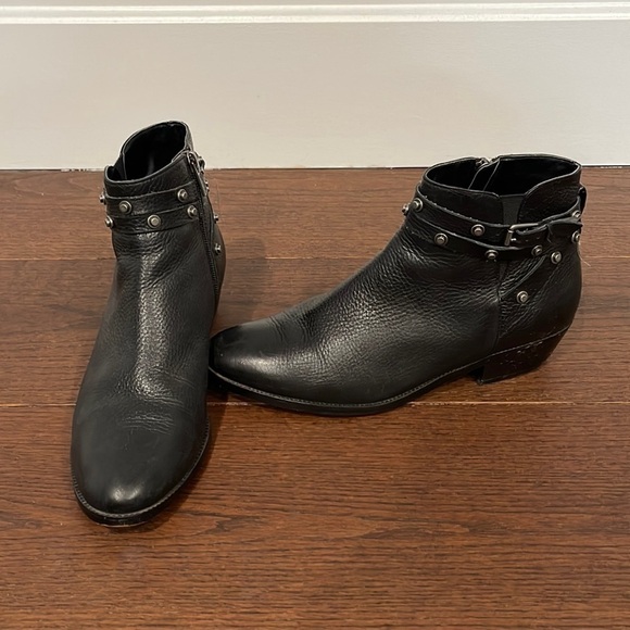 HALOGEN Black Women’s Booties Size 8.5 - Picture 1 of 7